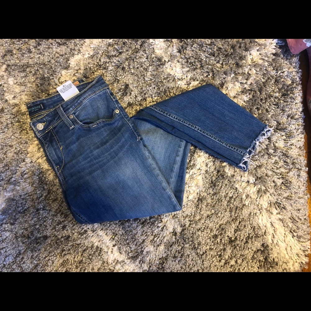 women Levi’s boyfriend mid-rise skinny jeans